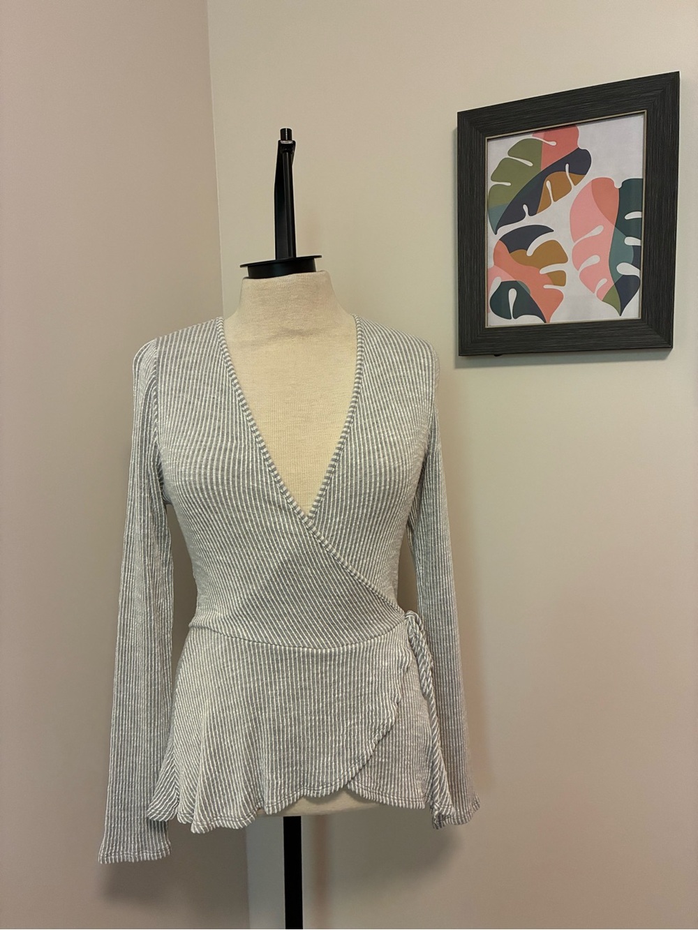 Ribbed Wrap V-Neck Long Sleeve Top - Gray